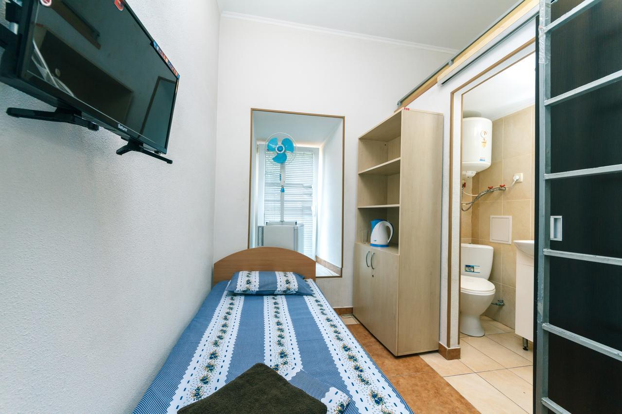 Small Room Near Independence Square Kiev Exterior photo
